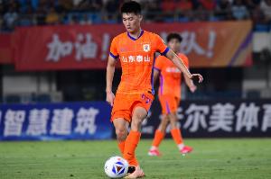 万博体育-泰山B队球员：韩鹏上调一线队我们很不舍 我们要争取早日去一线队