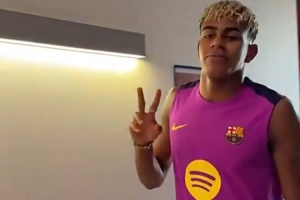 万博体育APP-巴萨官推晒亚马尔归队体检视频：生日快乐，拉明