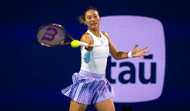 万博体育APP-郑钦文还是没能翻越萨巴伦卡这座山 但已看到曙光