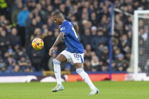 万博体育APP-曼晚：阿什利-扬和鲁尼一起解说了阿斯顿维拉和巴黎的欧冠比赛