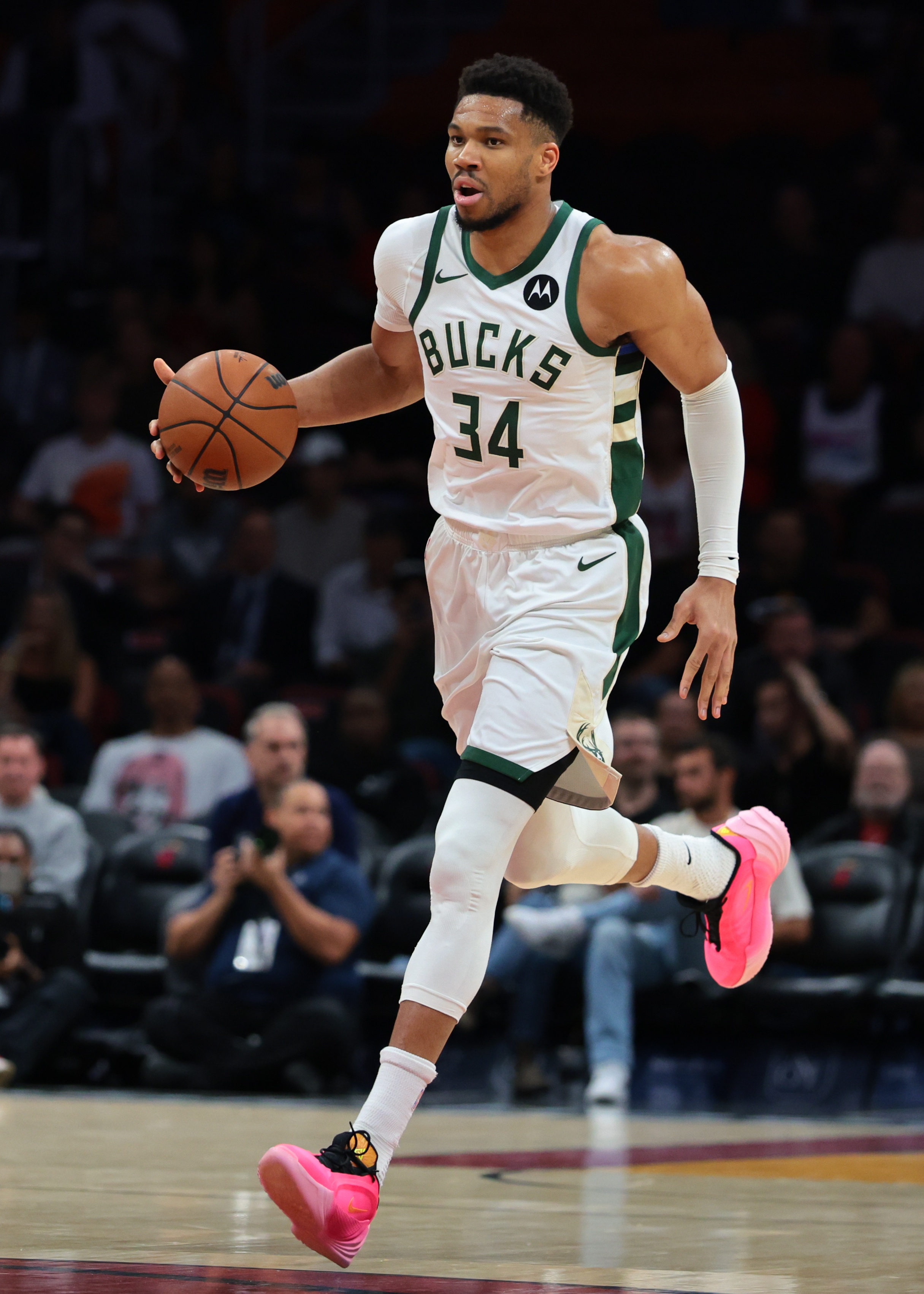 万博体育入口-里弗斯：字母想兄弟同台但他没完全康复 我夹在中间进退两难